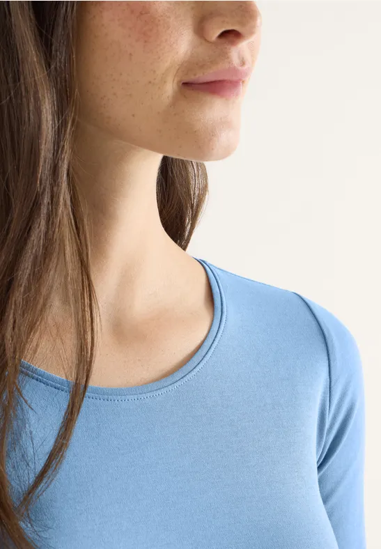 Basic T-Shirt mit Rundhals in Unifarbe cloud blue