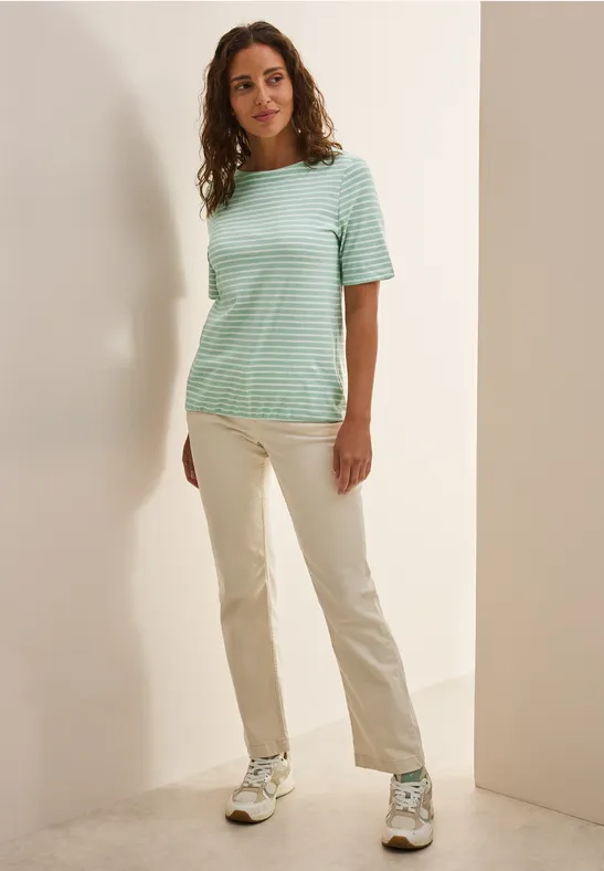 Basic Kurzarmshirt matcha green