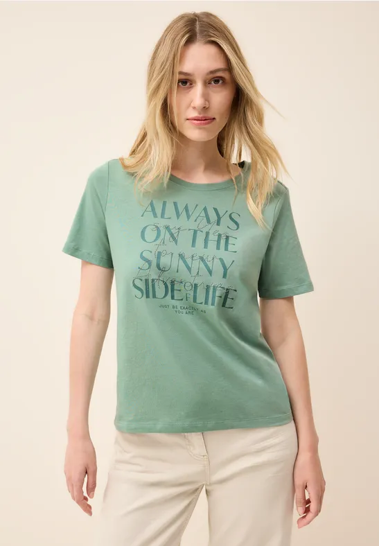 Shirt mit Wording Artwork matcha green
