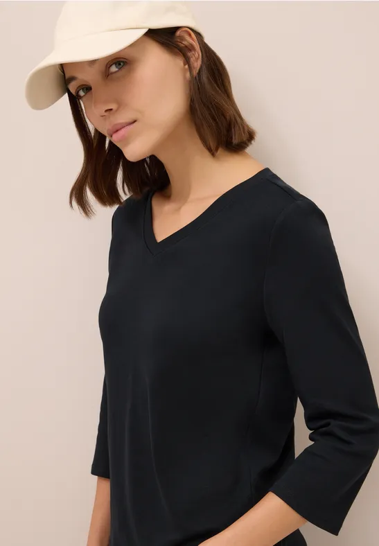 Basic V-Neck Shirt Black