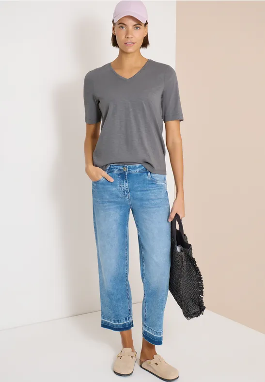 Basic T-Shirt mit Kurzarm und V-Neck graphite light grey