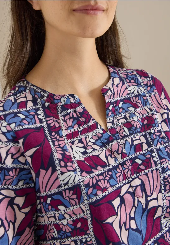 Kurzarm Shirt mit Split Neck und Print deep plum