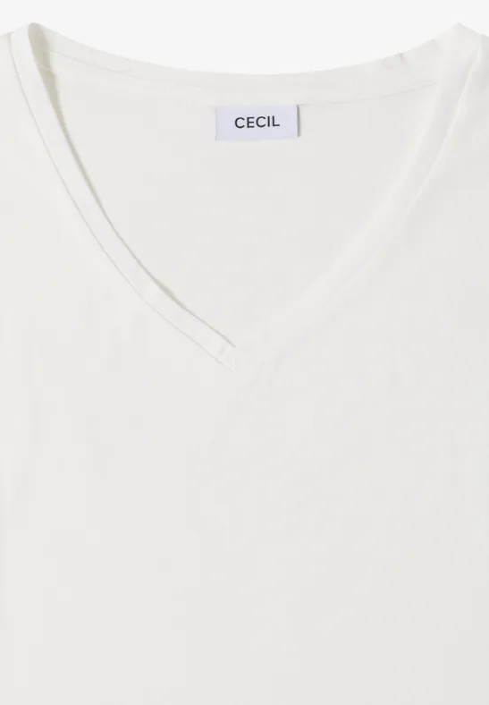 Weißes V-Neck-Shirt mit feinem Stoff und Label 'CECIL'.