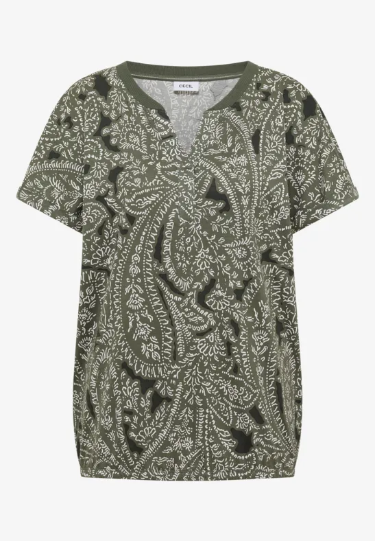 Olivgrünes T-Shirt mit V-Ausschnitt und verspieltem weißem Paisley-Muster.