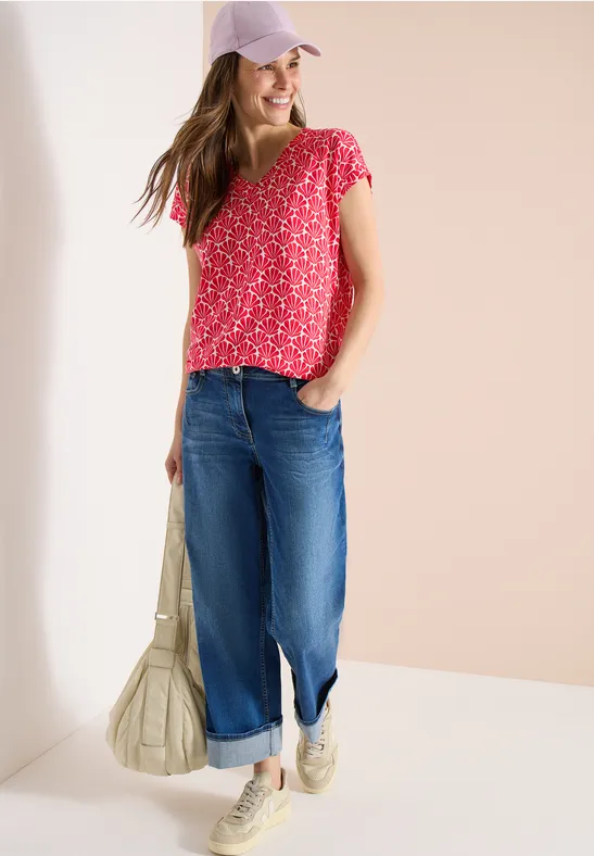 T-Shirt mit V-Neck und Muschelprint glazed apple red