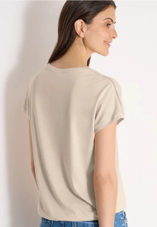 T-Shirt mit V-Neck und Spitzendetail pearl beige