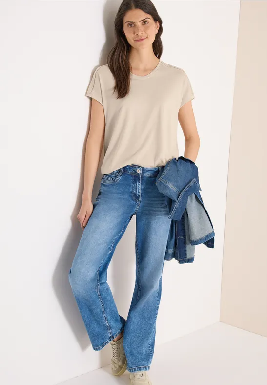 T-Shirt mit V-Neck und Spitzendetail pearl beige