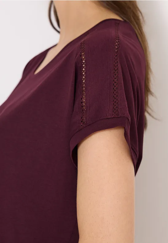 T-Shirt mit V-Neck und Spitzendetail sweet grape red