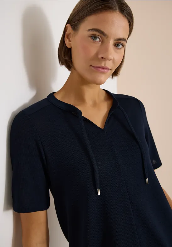 Kurzarm Bluse mit Split Neck und Bändern universal blue