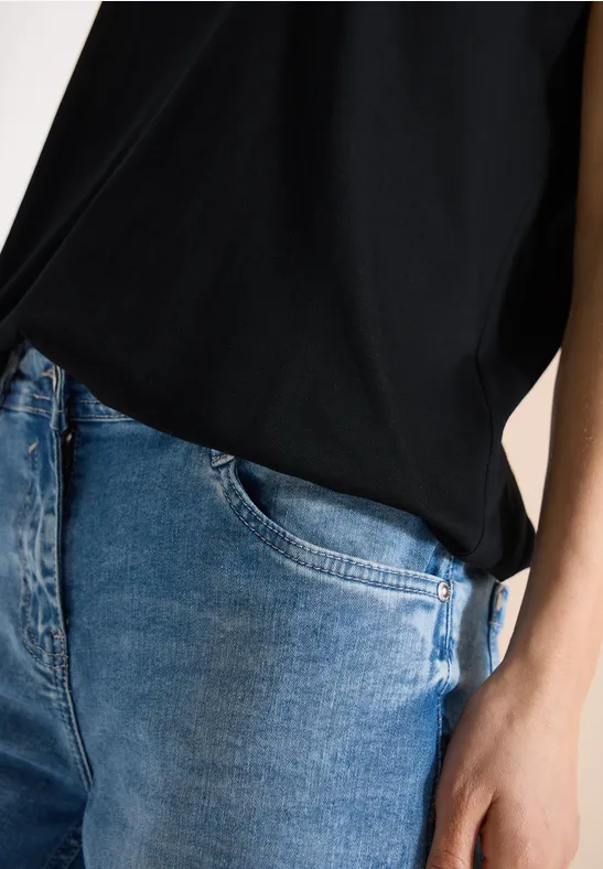 T-Shirt mit V-Neck und Spitzendetail Black