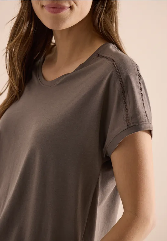 T-Shirt mit V-Neck und Spitzendetail urban taupe