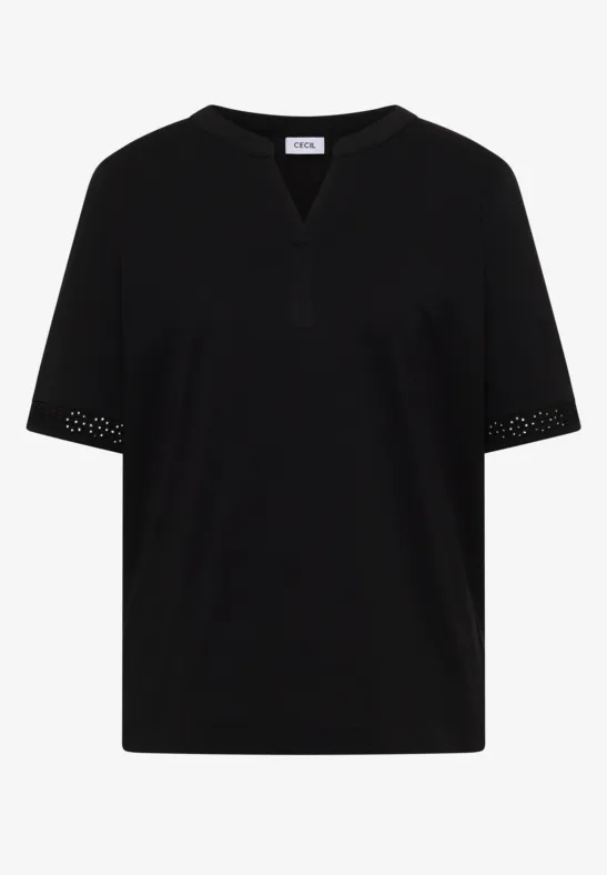 Schwarzes T-Shirt mit V-Ausschnitt und filigraner Lochstickerei an den Ärmeln.