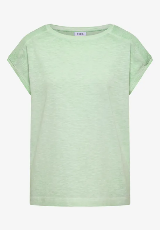Lockeres T-Shirt in hellem Mintgrün mit überschnittenen Schultern und Rundhalsausschnitt.
