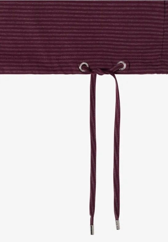 Crop-top côtelé bordeaux avec œillets et liens