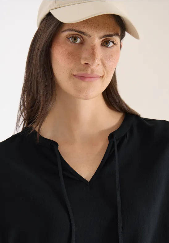 Kurzarm Bluse mit Strukturmix Black