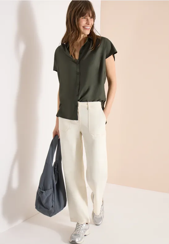 Basic Bluse mit Hemdkragen in Unifarbe khaki