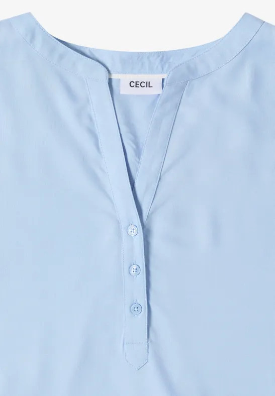 Hellblaue Damenbluse mit Rundhalsausschnitt, Schlitz und Knopfleiste