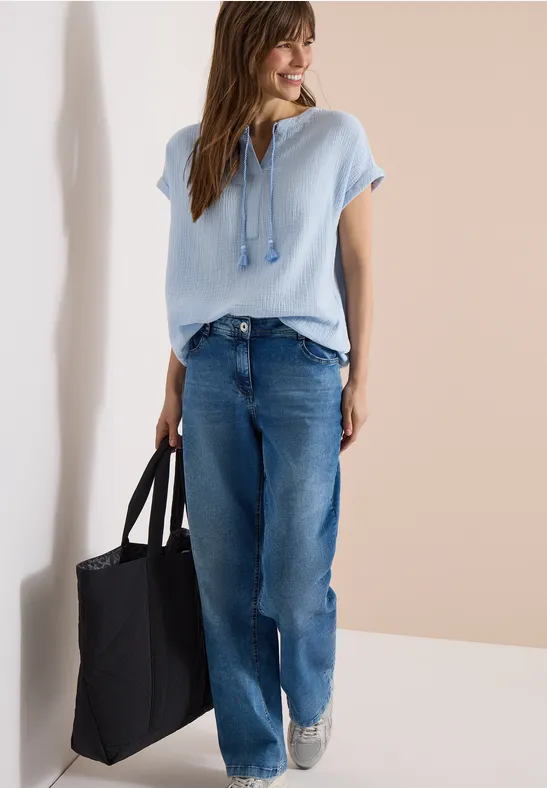 Bluse mit Split Neck aus Musselinstoff light sky blue