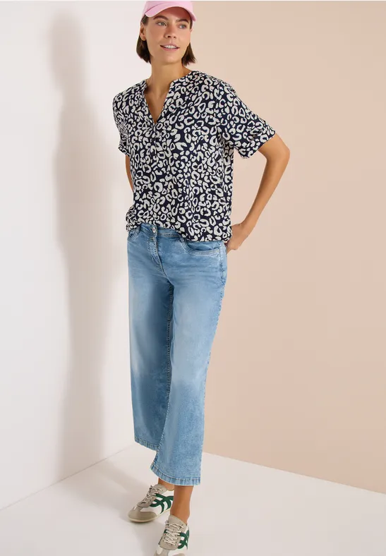 Bluse mit Split Neck und mit Leo-Muster urban dark blue