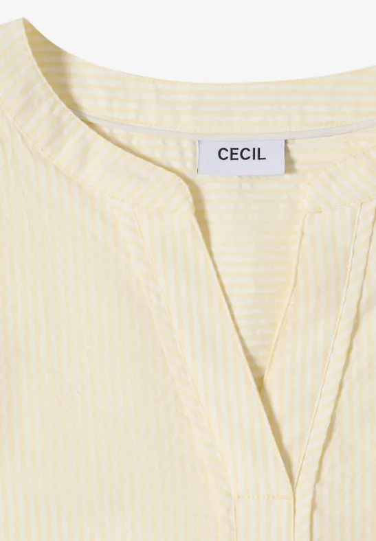 Blouse beige à fines rayures avec encolure en V de CECIL