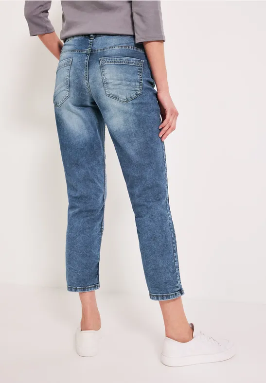 Loose Fit Jeans in 7/8 mid blue used wash