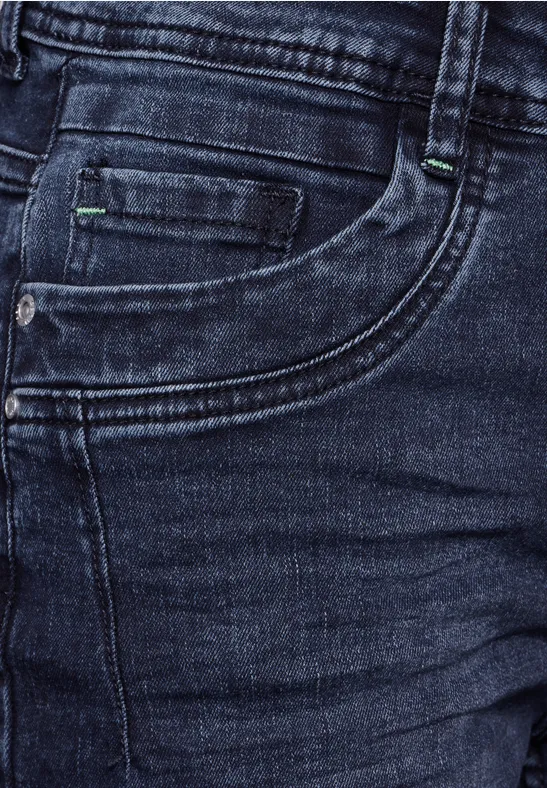 Jeans à la coupe slim blue black used wash