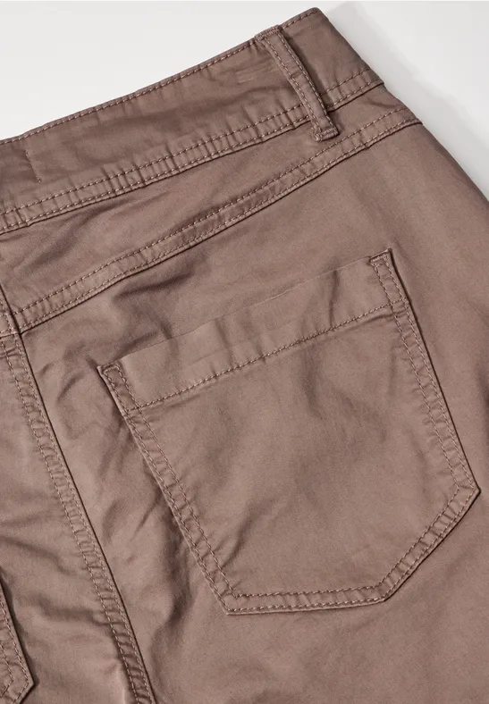 Hose im Slim Fit sporty taupe