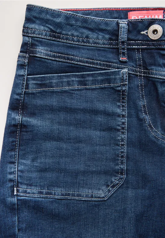Jeans mit Patch Pockets dark blue random wash