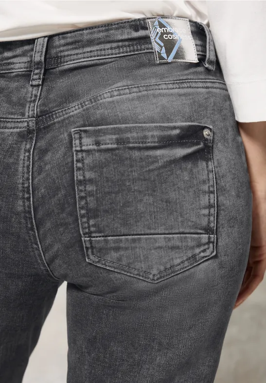 Jeans en coupe casual black used wash