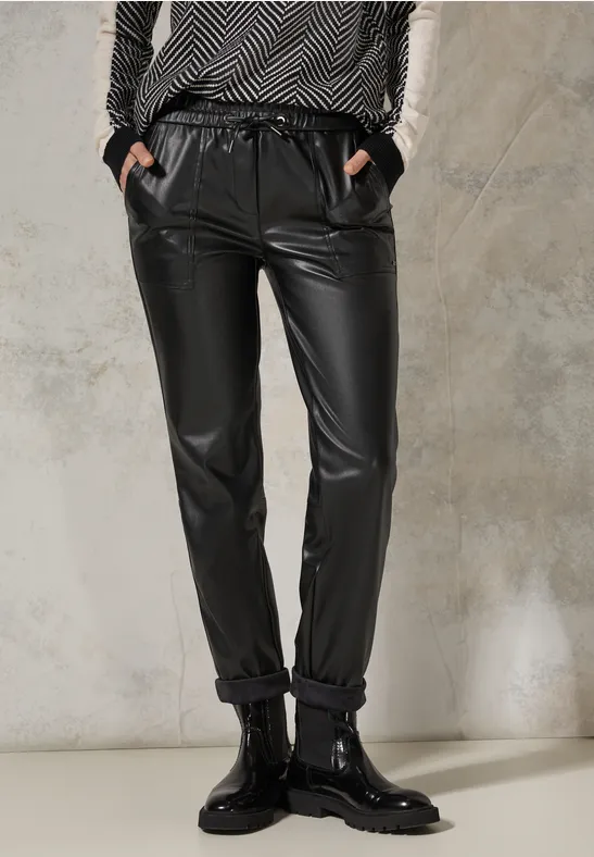 Pantalon au look cuir Black