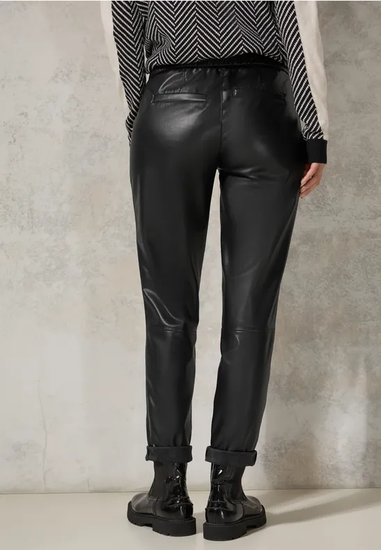 Pantalon au look cuir Black