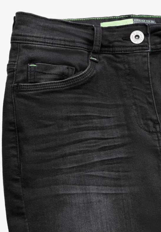 Jeans à la coupe slim black used wash
