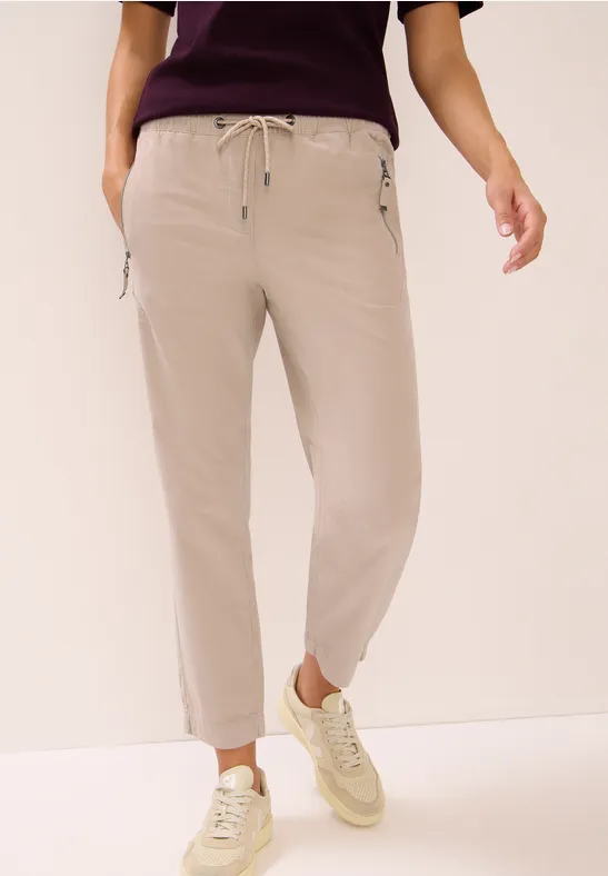 Cordhose im Casual Fit eggshell white