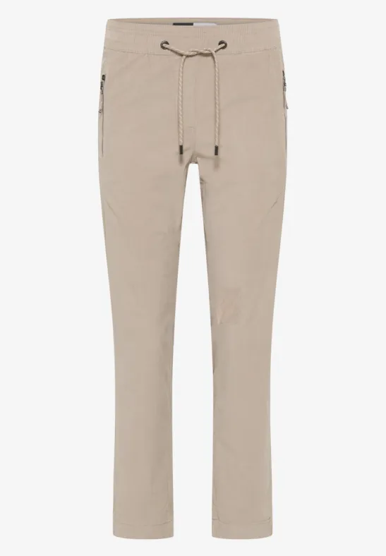 Cordhose im Casual Fit eggshell white
