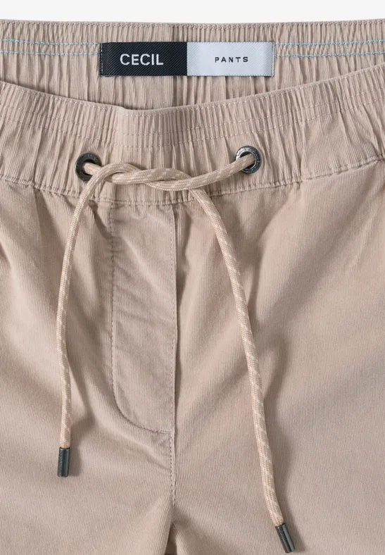 Cordhose im Casual Fit eggshell white