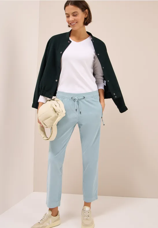 Comfortabele corduroy broek light mint blue