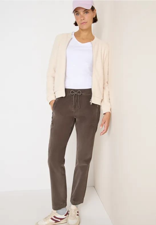 Cordhose im Causal Fit misty taupe