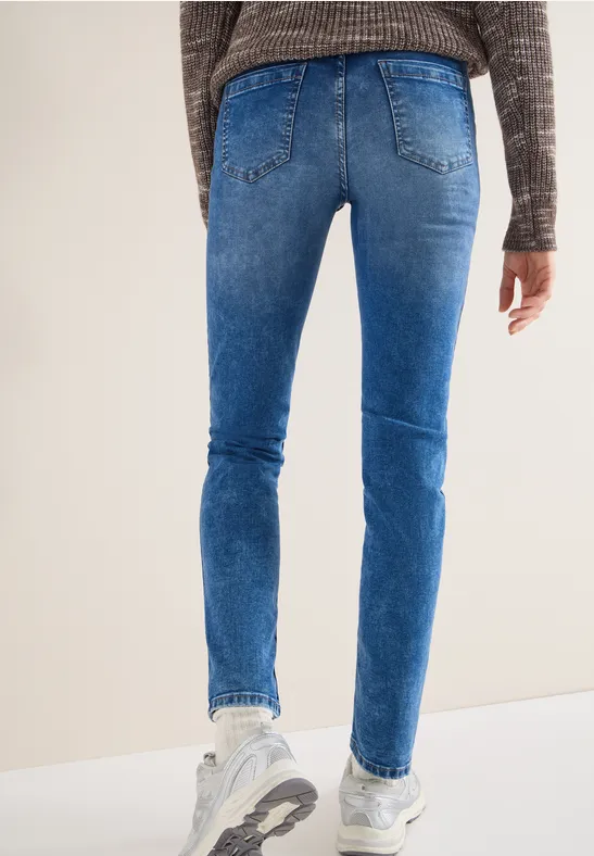 Jeans met smalle pijpen mid blue wash