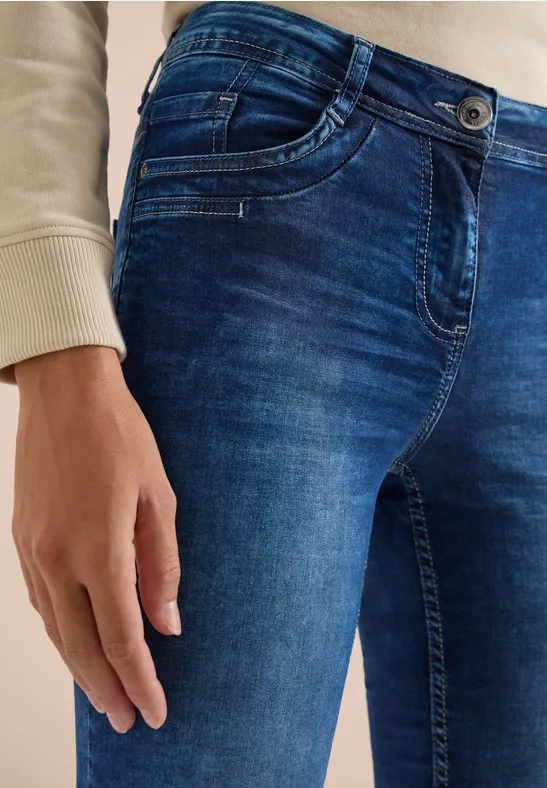 3/4 Slim Leg Jeans im Casual Fit mid blue used wash