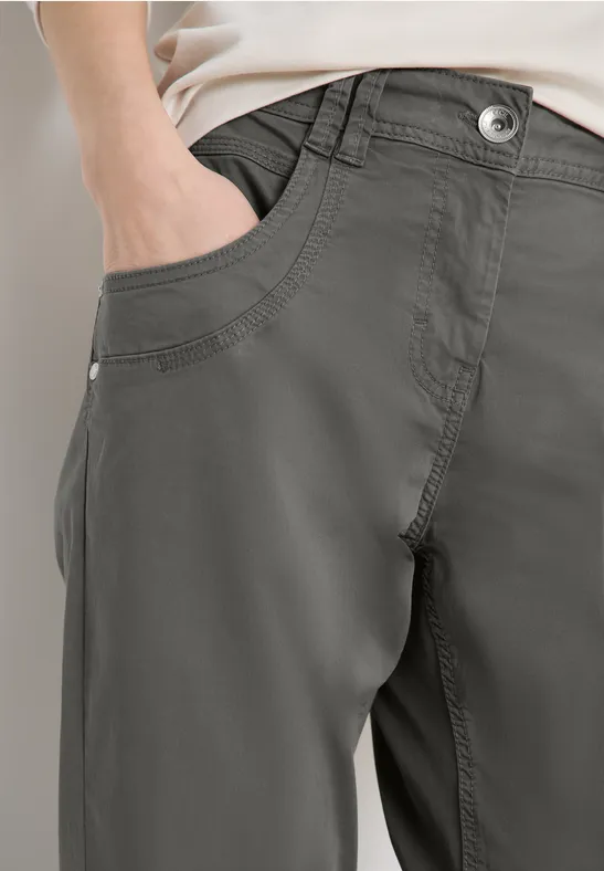 Mid Waist Slim Leg Hose im Casual Fit clear khaki
