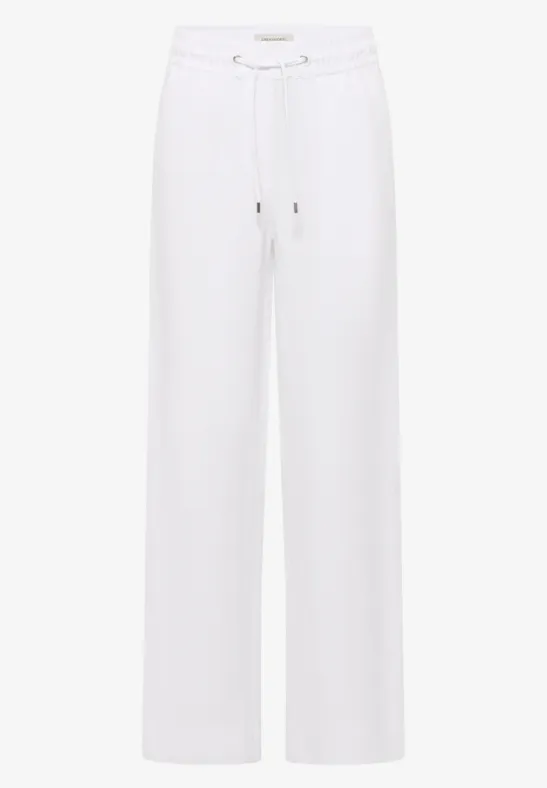Weiße, locker sitzende, gerade geschnittene Hose mit Tunnelzugbund.
