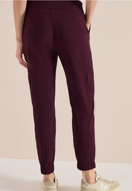 Mid Waist Slim Legs broek in cargo-look grape red