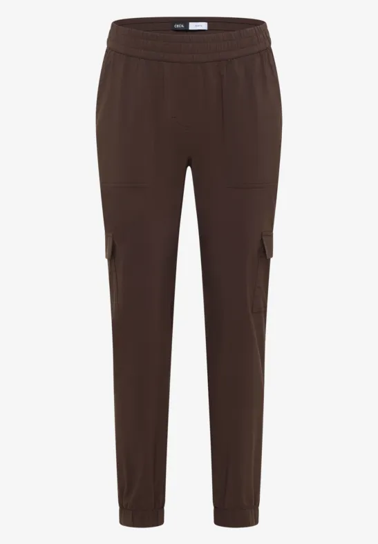 Braune Cargo-Jogginghose mit elastischem Bund und Bündchen, seitlichen Pattentaschen und lockerem Schnitt.