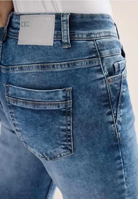 Straight Leg Jeans mid blue wash