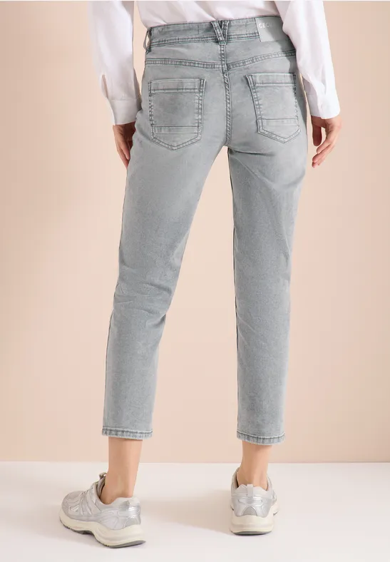 Mid Waist Slim Leg Jeans dans un Casual Fit mid grey used wash