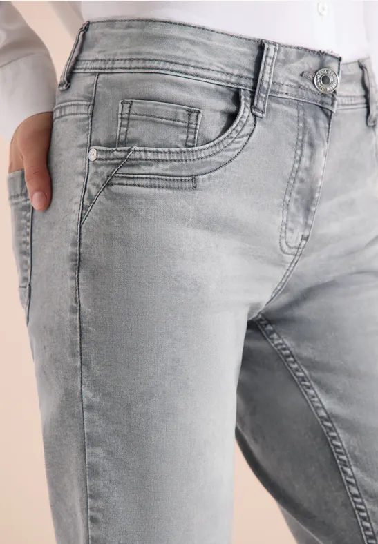 Mid Waist Slim Leg Jeans dans un Casual Fit mid grey used wash