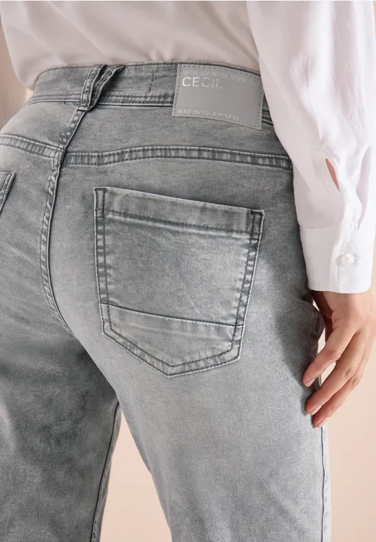 Mid Waist Slim Leg Jeans dans un Casual Fit mid grey used wash