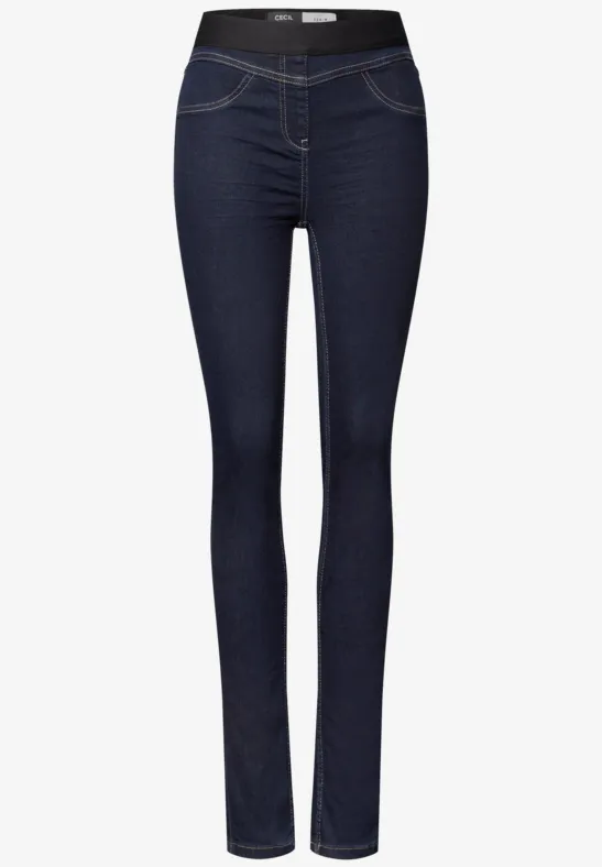 Jean skinny bleu foncé, coupe ajustée, classique, avec poches traditionnelles.