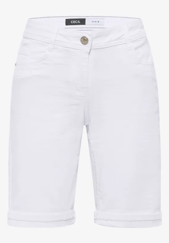 Weiße Damen-Bermuda-Shorts mit Umschlagsaum, Knopfverschluss und Taschen.