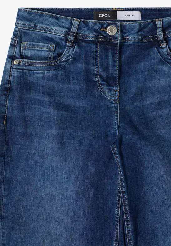 Blaue Jeanshose mit hohem Bund, Knopfverschluss, Gürtelösen und Eingrifftaschen